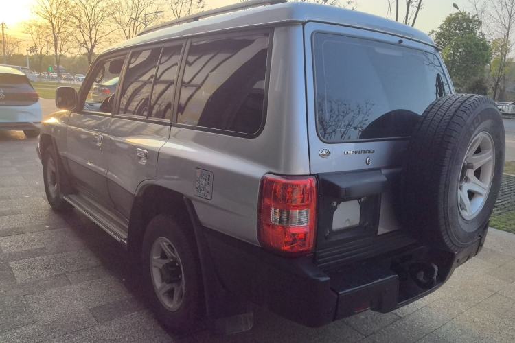 Used Leopaard Q6 2015 2.4L Manual Two-Wheel-Drive Elite Model
