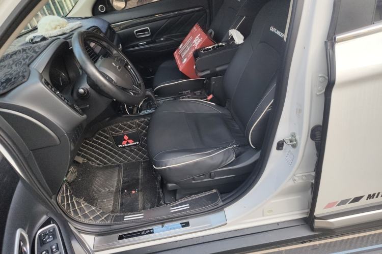 Used Mitsubishi Outlander 2019 2.0L Two-Wheel Drive Comfort Edition 5 Seats China V Standard Left Front Seat