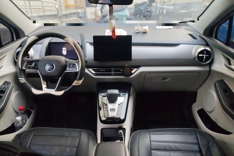 Used BYD Yuan Pro 2021 401 km Deluxe Version Center Console