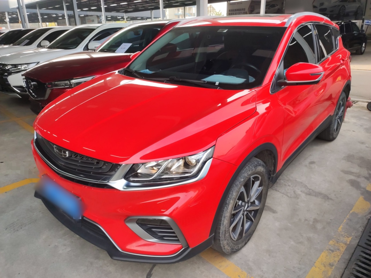 تحت مقدمة السيارة