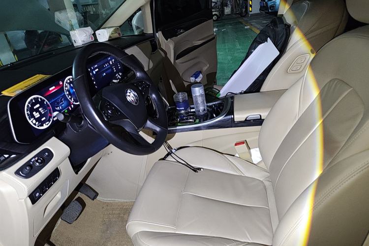 Used Buick GL8 2022 ES Landtrek 653T Luxury Edition