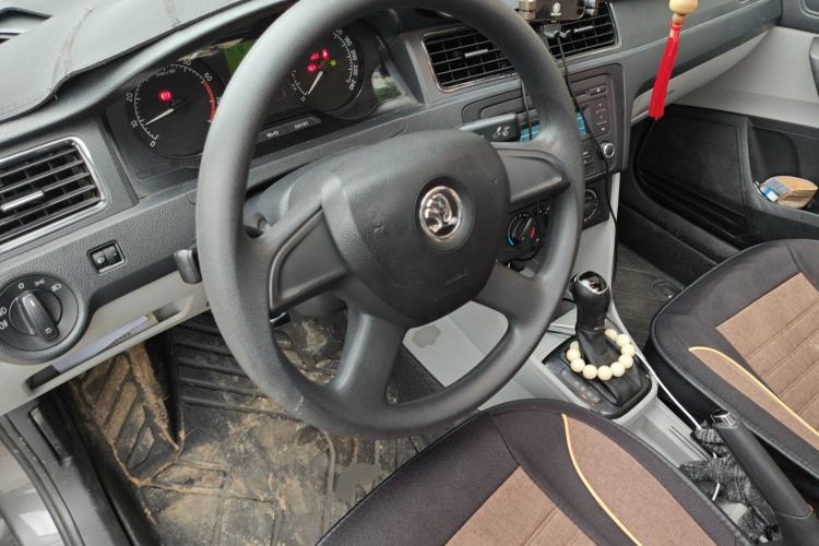 Used Skoda Rapid 2013 1.6L Automatic Smart Selection Model