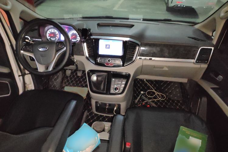 Used JAC Refine M4 2016 2.0L Manual Luxury Version