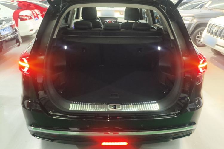 Used Hongqi HS5 2022 Revised Version 2.0T Smart Connect Flagship Edition Trunk