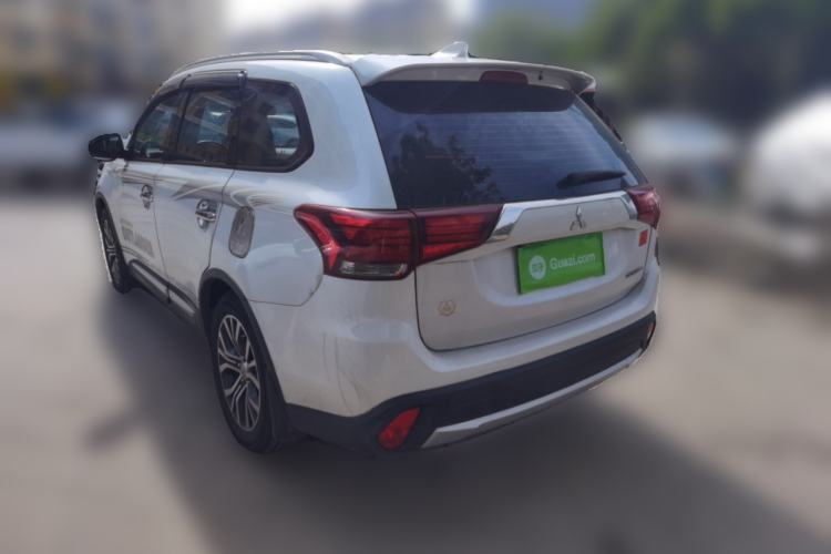 Used Mitsubishi Outlander 2018 2.0L Two-Wheel Drive Glory Edition 5 Seats
