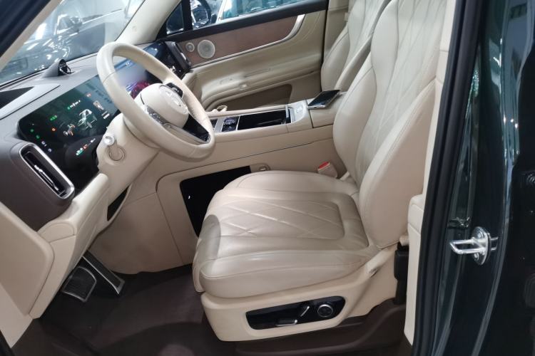 Used Hima AITO M9 2024 Range-Extended Ultra Version 42 kWh 6-Seater Model Left Front Seat