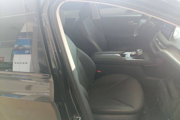 Used Hongqi E-QM5 2023 560km PLUS
