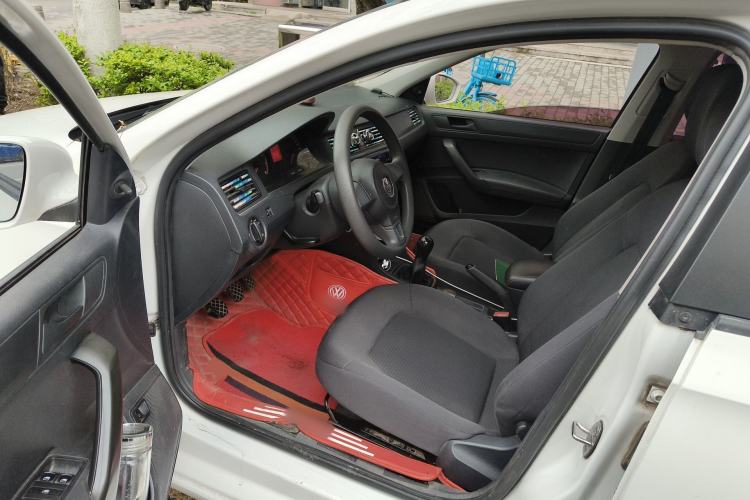 Used Volkswagen Santana 2015 1.6L Manual Fashion Edition Driver Seat