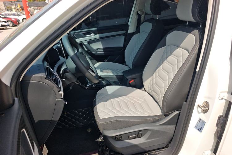 Used Volkswagen Tayron 2024 300TSI Two-Wheel-Drive Luxury Plus Advanced Version Left Front Seat