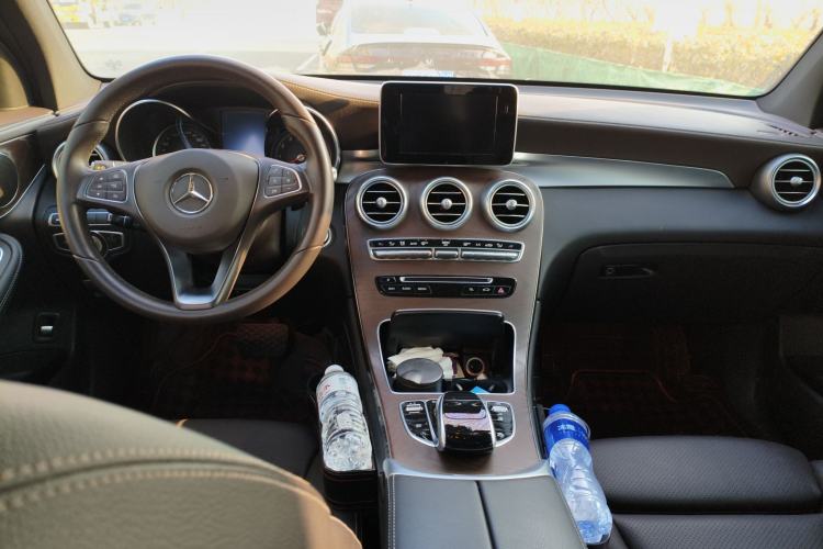 Used Mercedes-Benz GLC 2017 GLC 300 4MATIC Sport Edition Center Console