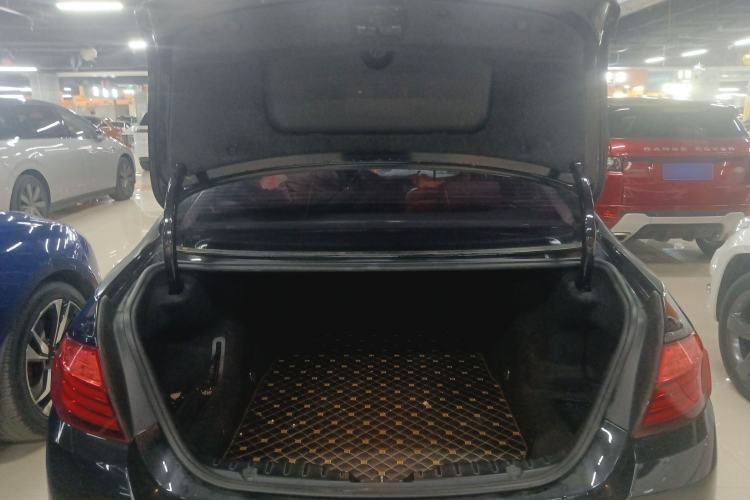 Used BMW 5 Series 2014 520Li Elegant Model
