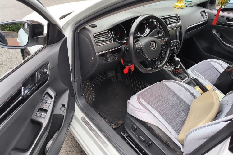 Used Volkswagen Sagitar 2018 280TSI DSG Luxury Model Driver Seat