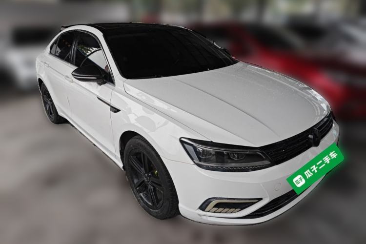 Used Volkswagen Lamando 2018 280TSI DSG Comfort Edition Front Right 45 Deg