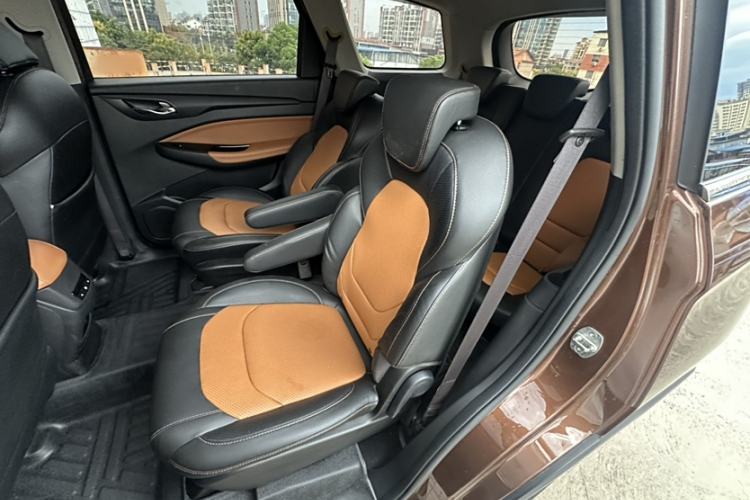 Used Wuling Hongguang S3 2019 1.5L Manual Luxury Model China VI Standard
