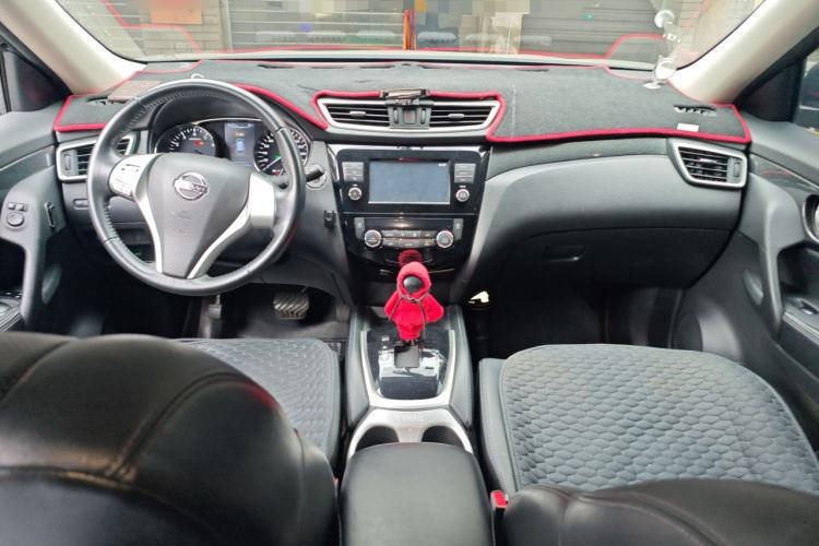 Used Nissan X-Trail 2014 2.5L CVT Leading Edition 4WD
