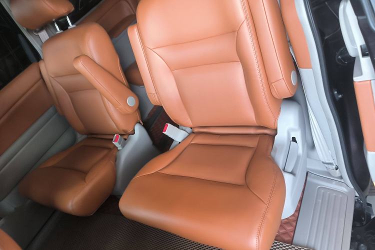 Used Honda Elysion 2012 2.4L VTi Luxury Edition
