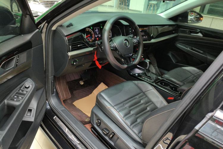 Used Volkswagen Passat 2020 330TSI Elite Edition China VI
