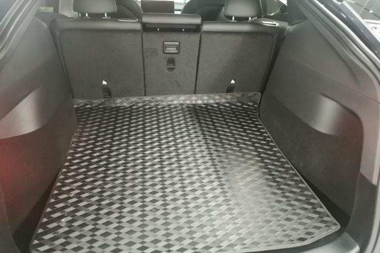 Used Tesla Model Y 2024 Rear-Wheel-Drive Version Trunk