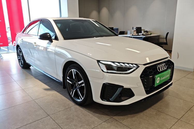 Used Audi A4L 2022 40 TFSI Luxury Dynamic Model Front Right 45 Deg