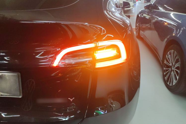 Used Tesla Model Y 2021 Long-Range All-Wheel-Drive Version
