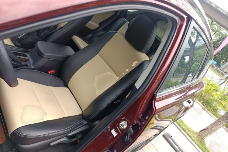 Used Toyota RAV4 2016 2.0L CVT Two-Wheel Drive Fashion Edition China V Standard Left Front Seat