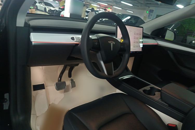 Used Tesla Model Y 2024 Rear-Wheel-Drive Version Center Console