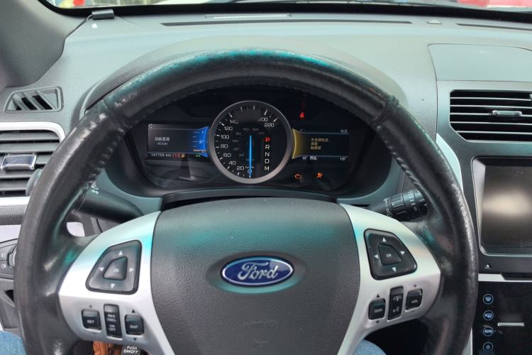 Used Ford Explorer 2013 3.5L Deluxe Model