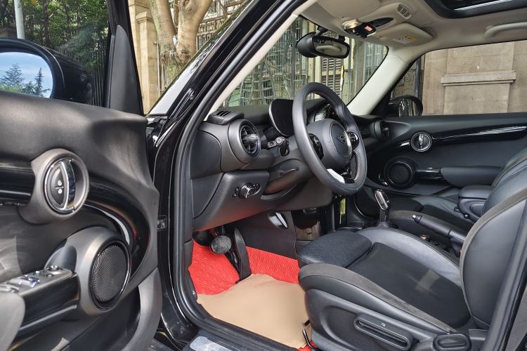 Used MINI 2021 1.5T COOPER Artist Five-Door Edition Interior 3