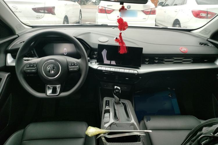 Used MG 5 2022 180 DVVT CVT Youth Luxury Edition
