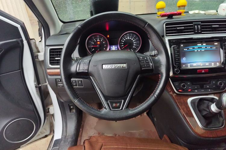 Used Haval H6 2015 Revised Version Sport Edition 1.5T Manual Transmission Two-Wheel Drive Elite Grade
