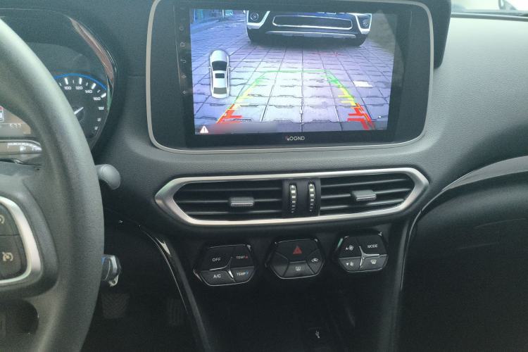 Used GAC Trumpchi GS4 2018 235T Manual Two-Wheel Drive Elite Edition Audio And AC Panel