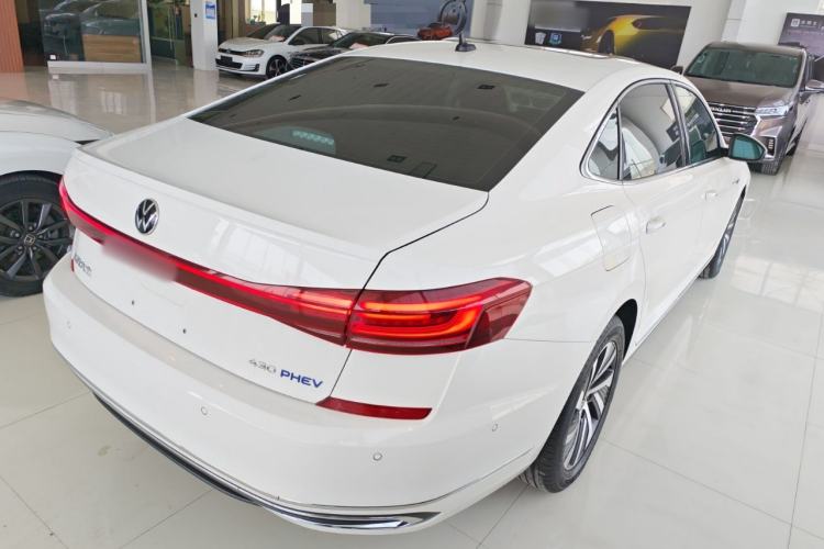 Used Volkswagen Passat New Energy 2022 430 PHEV Hybrid Luxury Edition Rear Right 45 Deg