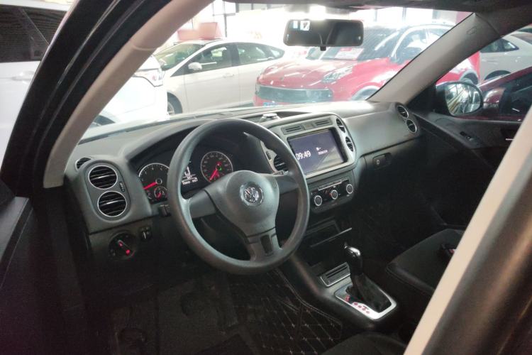 Used Volkswagen Tiguan L 2016 300TSI Automatic Two-Wheel Drive Trend Edition