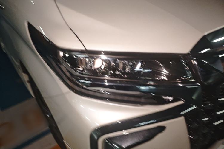 Used Toyota Alphard 2021 Dual-Engine 2.5L Luxury Edition
