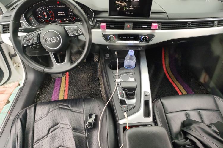 Used Audi A4L 2018 30th Anniversary Edition 40 TFSI Fashion Model Center Console