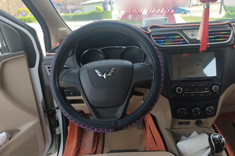 Used Wuling Hongguang 2015 1.5L S1 Standard China V-Emission Standards
