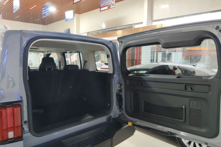 Used Tank 300 2021 Off-Road Edition 2.0T Conqueror Trunk