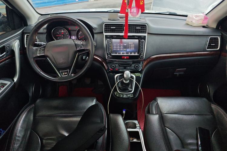 Used Haval H6 2014 Sport Version 1.5T Manual Two-Wheel Drive Elite Edition Center Console