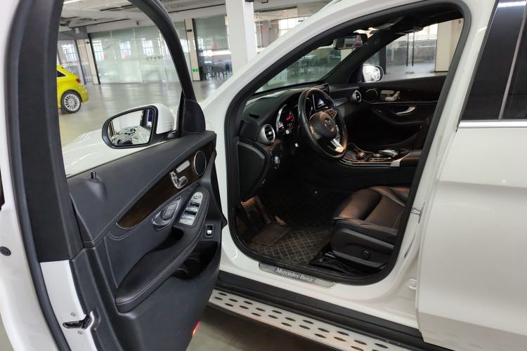 Used Mercedes-Benz GLC 2019 GLC 260 L 4MATIC Dynamic Model
