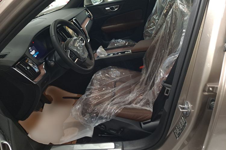 Used Volvo S60 2026 Model B4 Zhiyuan Luxury Edition
