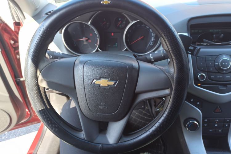 Used Chevrolet Cruze 2011 1.6L SL MT Steering Wheel