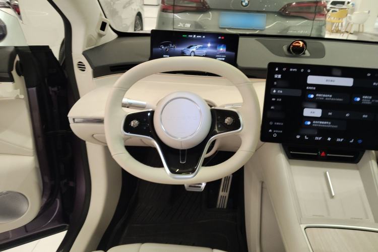 Used Hima Luxeed R7 2024 All-Electric 736 km Ultra Steering Wheel