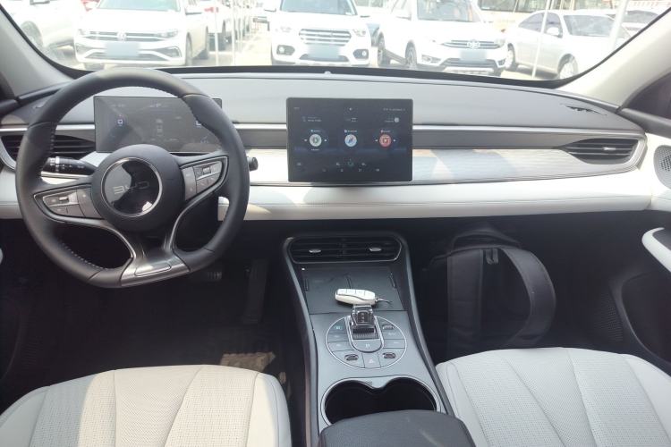 Used BYD Seal 05 DM-i 2025 DM-i Smart Drive 55KM Luxury Model Center Console