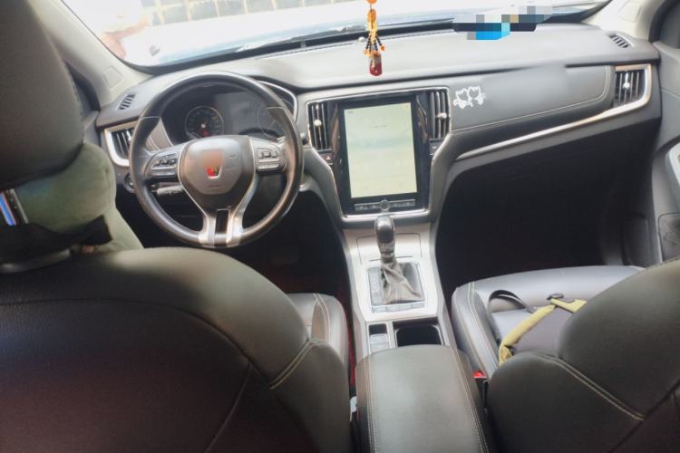 Used Roewe RX5 2018 20T Two-Wheel Drive Automatic Internet Smart Edition Center Console