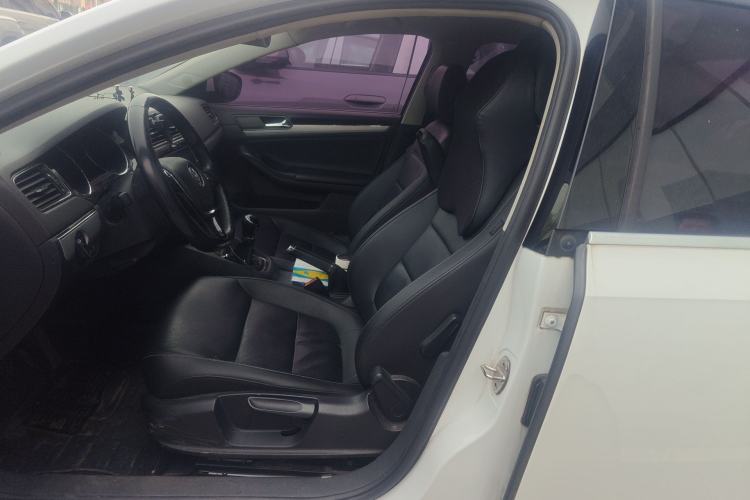 Used Volkswagen Sagitar 2017 1.6L Manual Comfort Model Left Front Seat