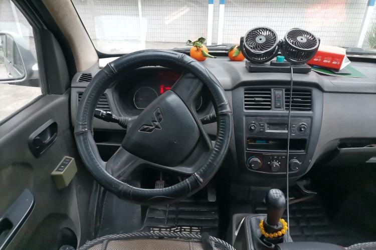 Used Wuling Rongguang 2014 1.2L S Base Model
