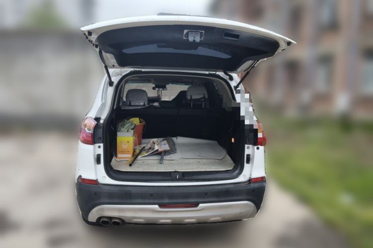 Used SWM X7 2016 1.5T Manual Luxury Edition 7 Seats Trunk