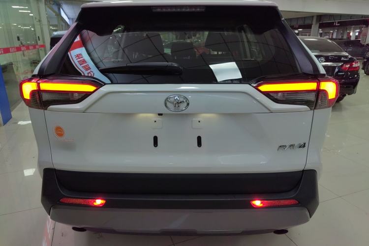 Used Toyota RAV4 2020 2.0L CVT Two-Wheel Drive Fashion Edition Rear