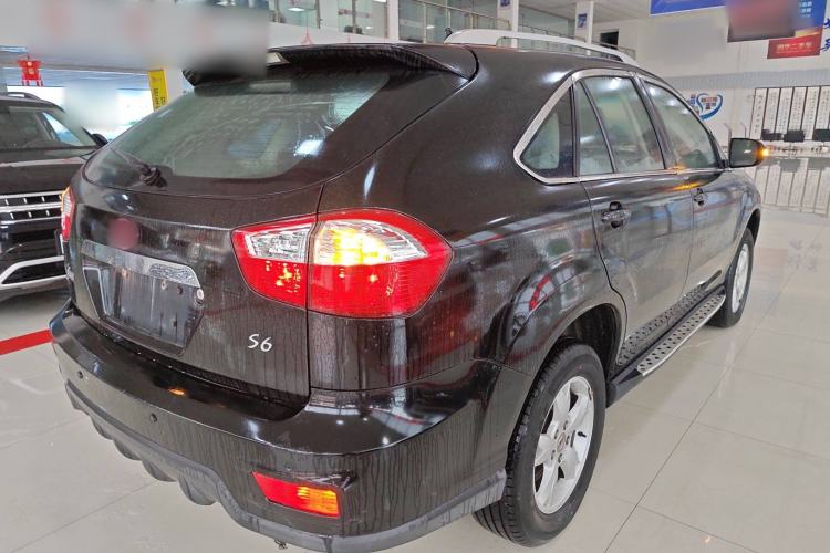 Used BYD S6 2014 2.0L Manual Luxury 5-Seater
