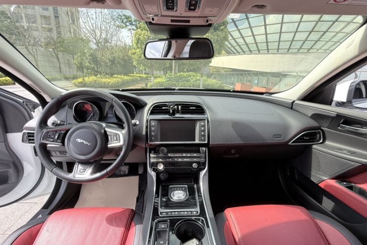 Used Jaguar XE 2017 2.0T 200 PS R-Sport
